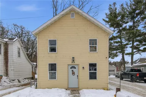 313 E Willow St, Chippewa Falls, WI 54729