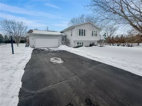8738 142nd St, Chippewa Falls, WI 54729