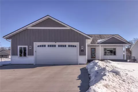 4947 Woodlands Dr, Eau Claire, WI 54703