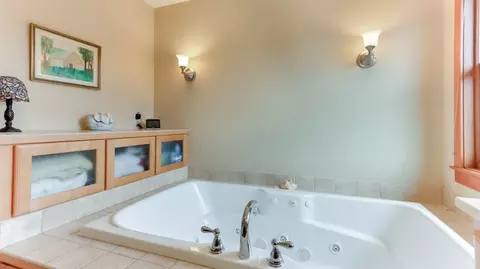 Bath - s8955 David Court, Eleva, WI 54738 photo 6 of 7