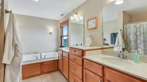 Bath - s8955 David Court, Eleva, WI 54738 photo 5 of 7