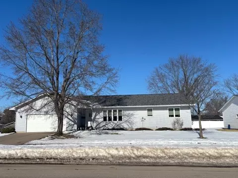 2320 James Ave, Altoona, WI 54720