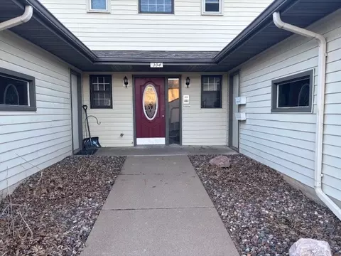 304 Parkview Ct #2, Altoona, WI 54720