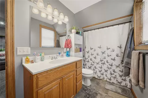 Bath - 26014 E Mondovi St, Eleva, WI 54738 photo 1 of 2
