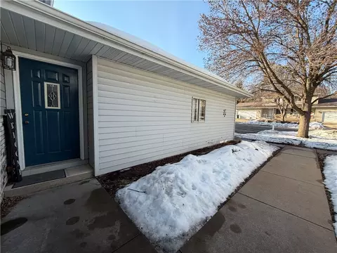 1215 Glades Dr, Altoona, WI 54720