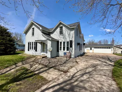 113 W Lincoln Ave, Fall Creek, WI 54742