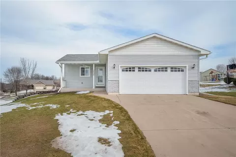 3235 W Ridge Dr, Eau Claire, WI 54703