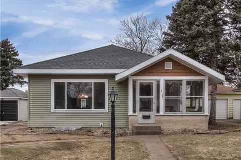 2116 Laurel Ave, Eau Claire, WI 54701
