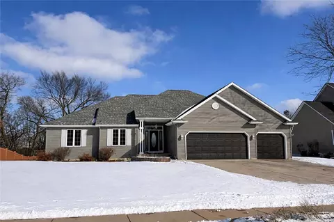 4522 S Oakwood Hills Pkwy, Eau Claire, WI 54701