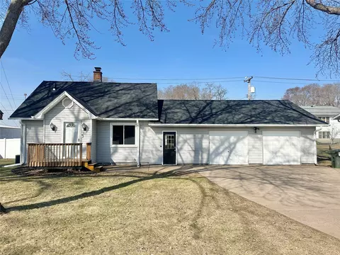 928 Loring St, Altoona, WI 54720