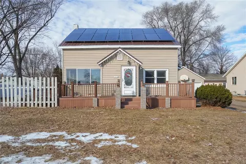 1715 SE 2nd Ave, Menomonie, WI 54751