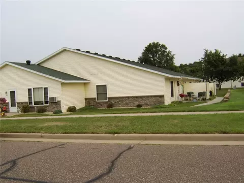 1512 Devney Dr #1512, Altoona, WI 54720