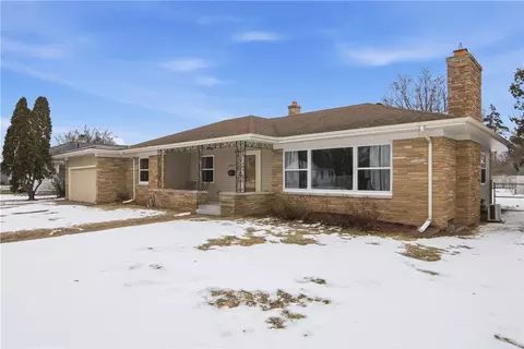 2909 S Lexington Blvd, Eau Claire, WI 54701