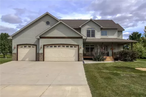 925 Bluffview Cir, Chippewa Falls, WI 54729