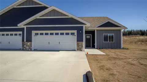 3375 Iris Dr, Eau Claire, WI 54703