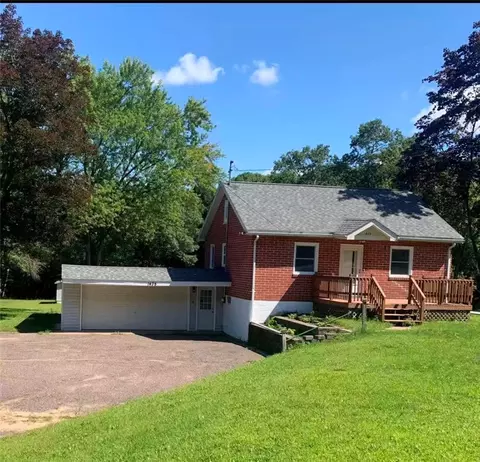 1435 Mckinley Rd, Eau Claire, WI 54703