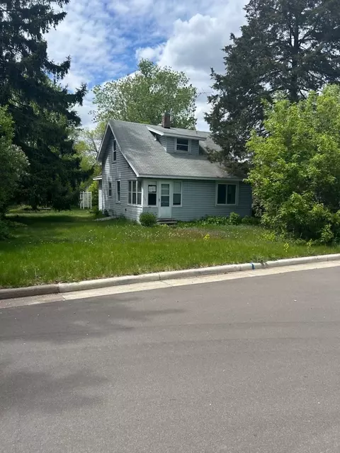 215 N West Ave, Dresser, WI 54009