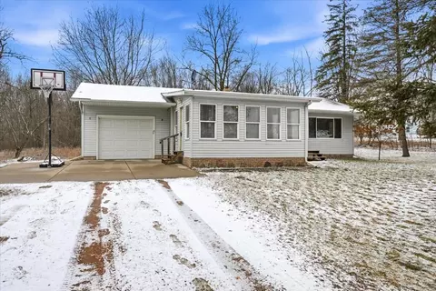 n768 County Road North, Augusta, WI 54722
