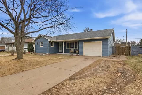 921 W Spruce St, Chippewa Falls, WI 54729