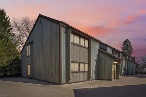 2829 Century Harbor Rd #3, Middleton, WI 53562