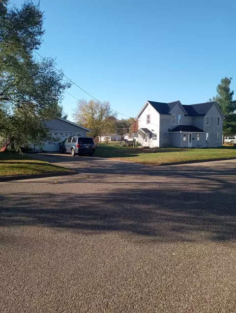 521 Gilman St, Mondovi, WI 54755