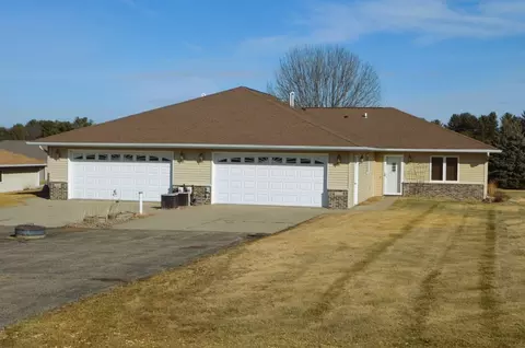 1220 Golf View Dr, Mondovi, WI 54755