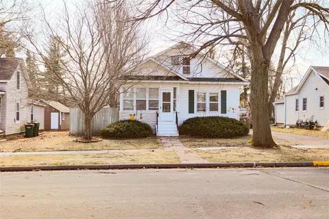 522 E Walnut St, River Falls, WI 54022 photo 2