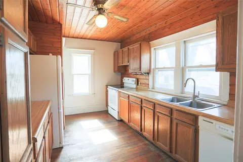 522 E Walnut St, River Falls, WI 54022 photo 12