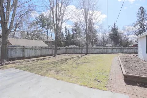 522 E Walnut St, River Falls, WI 54022 photo 6