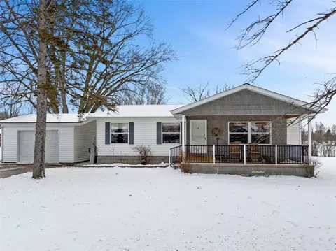 124 W 8th Ave, Stanley, WI 54768