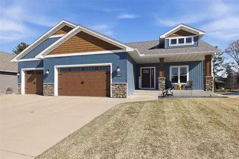 3029 Hidden Meadow Ct, Eau Claire, WI 54701