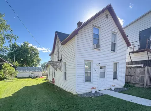 109 N Main St, Cochrane, WI 54622
