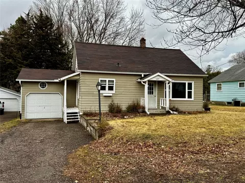127 State St W, Dresser, WI 54009