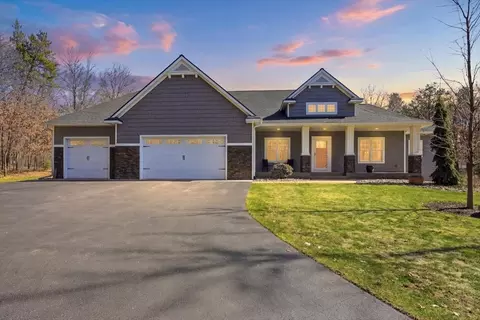 977 Mcgregor Dr, Eau Claire, WI 54703