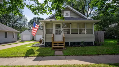 2124 8th St, Eau Claire, WI 54703