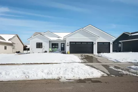 1853 Tucker Trl, Eau Claire, WI 54703