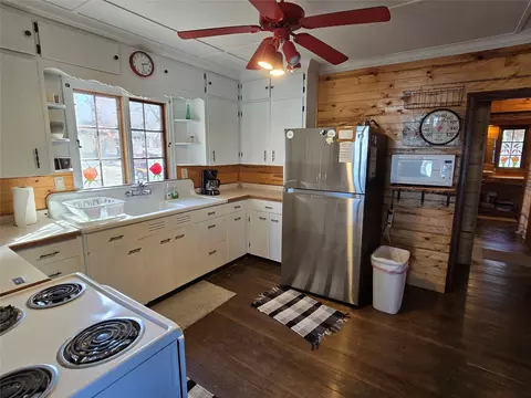 Kitchen - 2626 7 14 Ave #1, Chetek, WI 54728 photo 1 of 2