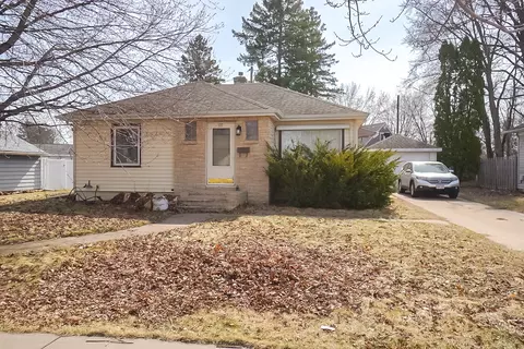 127 W Truman Ave, Eau Claire, WI 54701