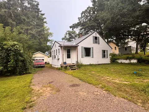 409 Poplar St, Spooner, WI 54801