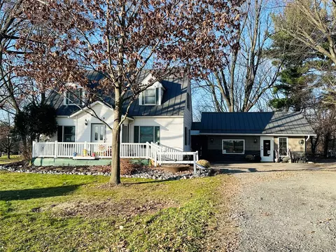 1113 E Division St, Neillsville, WI 54456