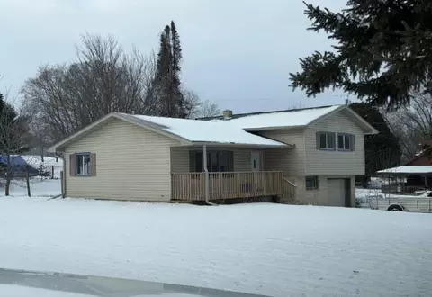 130 Lulu Ave W, Almena, WI 54805