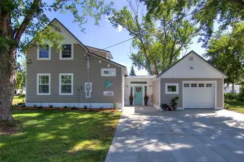 222 W Hawthorn St, Strum, WI 54770