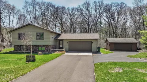 3065 Davis Dr, Eau Claire, WI 54701