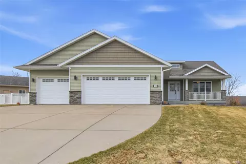 3302 County Farm Rd, Eau Claire, WI 54703