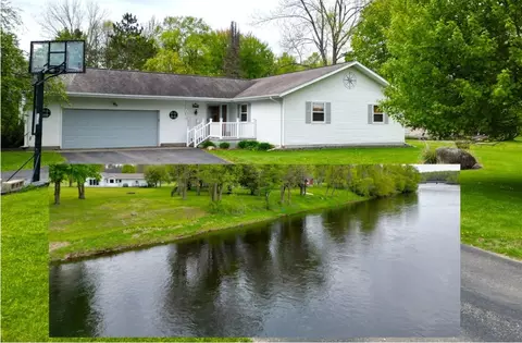 704 Phillips Ave E, Ladysmith, WI 54848