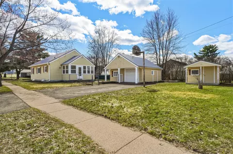 1104 Garfield Ave, Altoona, WI 54720