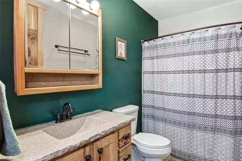 Bath - 708 13th Ave, Bloomer, WI 54724 photo 1 of 3