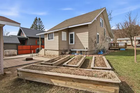 Exterior - 708 13th Ave, Bloomer, WI 54724 photo 4 of 5