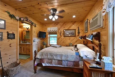 Bedroom - Undisclosed, Winter, WI 54896 photo 3 of 8