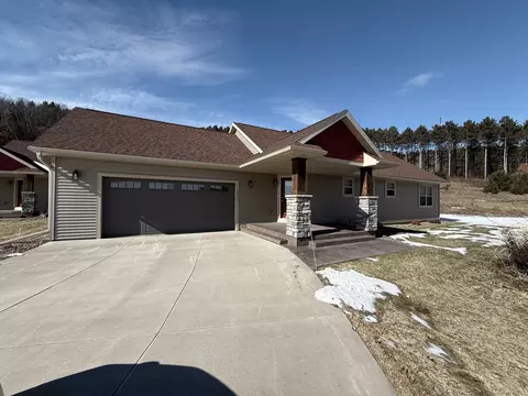 1850 Luke Pl, Chippewa Falls, WI 54729